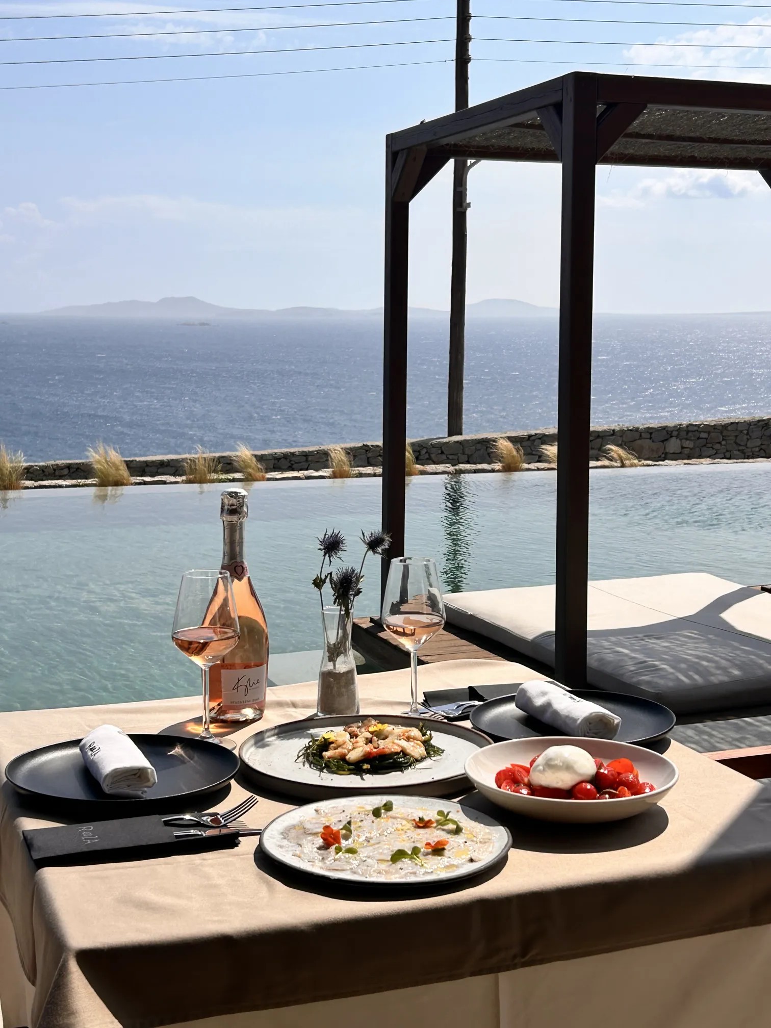 REEZA RESTAURANT AT ROCABELLA MYKONOS Image
