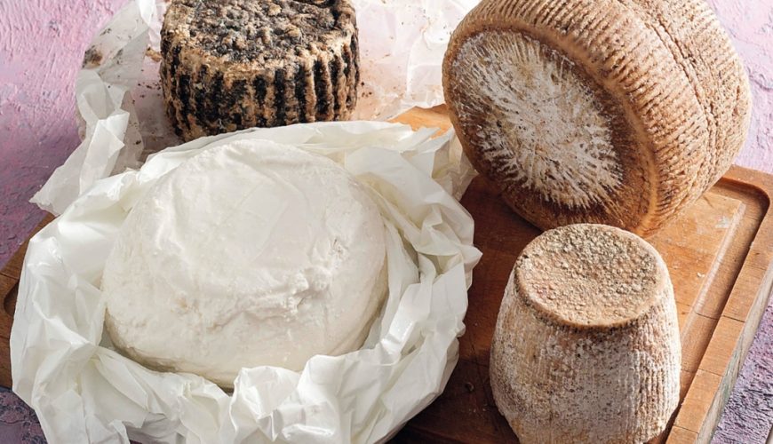 Εγκρίθηκε η εγγραφή του στοιχείου «Παραδοσιακή τυροκομία των Κυκλάδων» στο Εθνικό Ευρετήριο Άυλης Πολιτιστικής Κληρονομιάς.