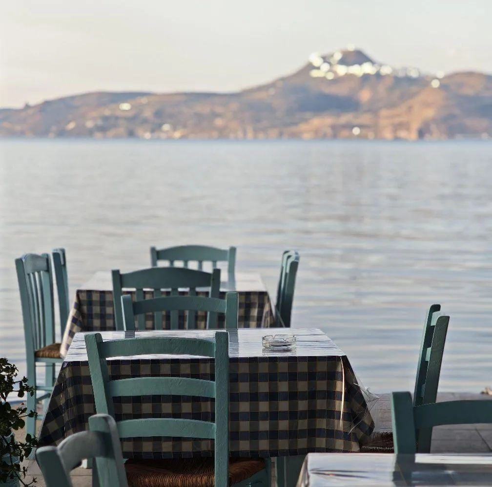 ΕΜΠΟΥΡΙΟΣ Image